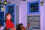 Fadosängerin in Hafenrestaurant in Portimao