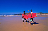 Surfer an der Praia  do Amado