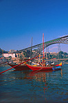 "Rabelo"-Boote mit Brücke Dom Luis